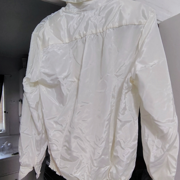 Elegant White Blouse - Picture 7 of 7